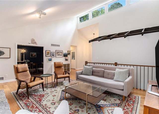 Property at 2960 Cedar Knoll Dr, Roswell, GA 30076, 4 beds, 3 baths
