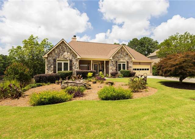Property at 3785 Glen Ian Dr, Loganville, GA 30052, 4 beds, 3.5 baths