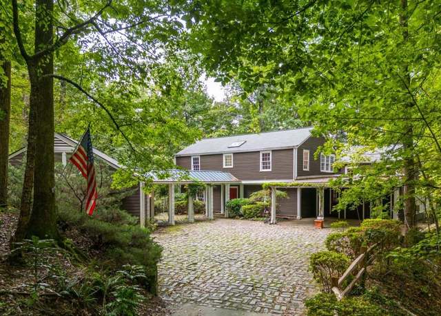 Property at 4765 Jett Rd, Atlanta, GA 30327, 5 beds, 4.5 baths