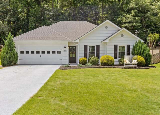 Property at 8880 Pine Tree Cir, Gainesville, GA 30506, 3 beds, 2 baths