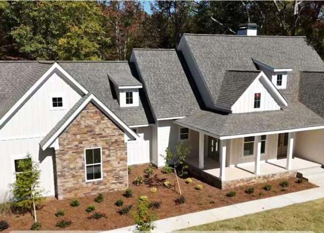 Property at 110 Farr Lake Dr, Tyrone, GA 30290, 4 beds, 3.5 baths