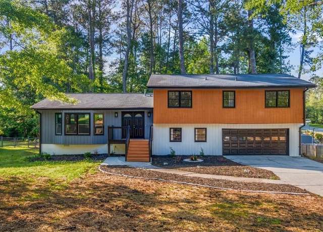 Property at 1129 Pinehurst Rd, Grayson, GA 30017, 4 beds, 2.5 baths