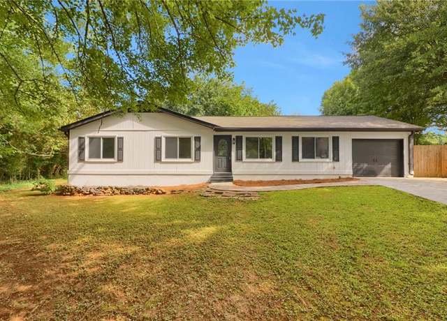 Property at 3774 Summit View Ln, Snellville, GA 30039, 3 beds, 2 baths