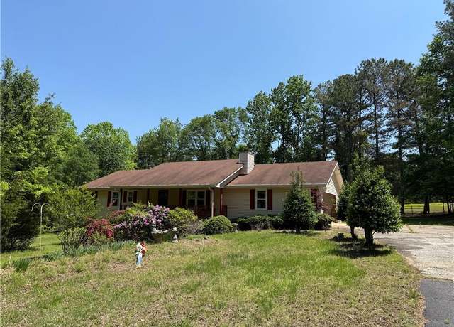 Property at 7260 Cox Rd, Cumming, GA 30028, 3 beds, 2 baths