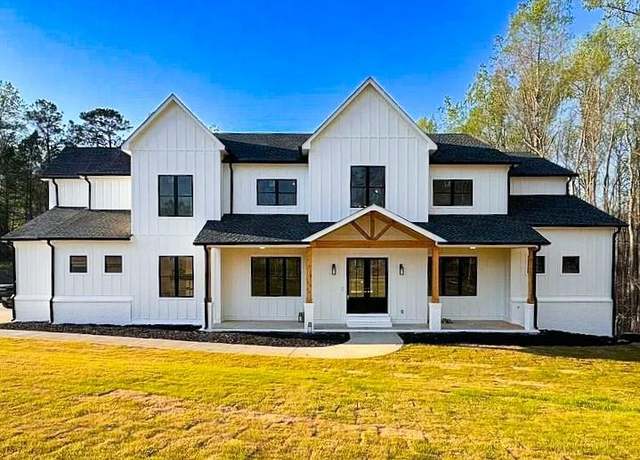 Property at 3180 Lee Dr, Buford, GA 30518, 5 beds, 3.5 baths