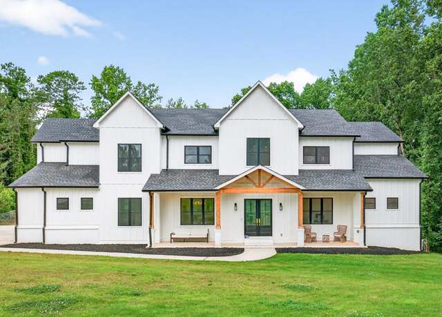 Property at 3180 Lee Dr, Buford, GA 30518, 5 beds, 3.5 baths