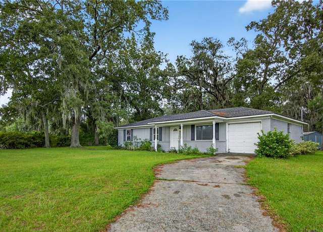 Property at 302 Larbre Rd, Savannah, GA 31410, 3 beds, 2 baths
