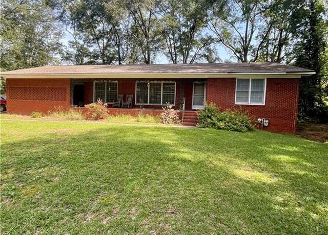 Property at 40 W Hendricks St, Bowman, GA 30624, 3 beds, 2 baths