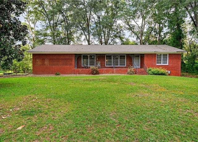Property at 40 W Hendricks St, Bowman, GA 30624, 3 beds, 2 baths