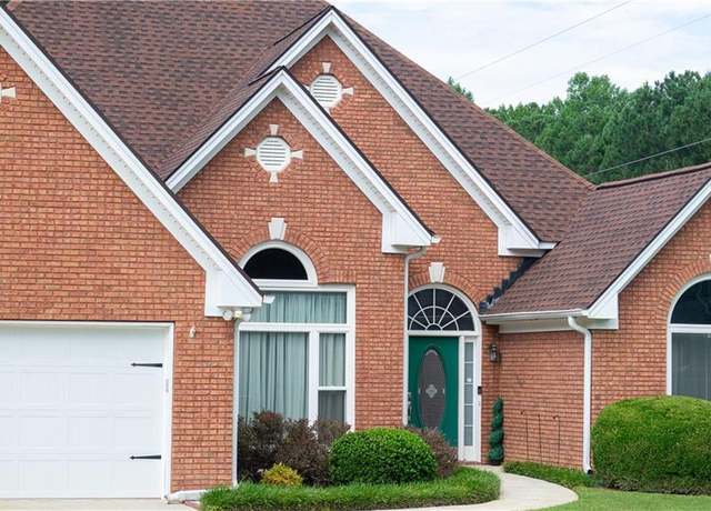 Property at 2051 Vintage Oaks Dr, Loganville, GA 30052, 4 beds, 3 baths