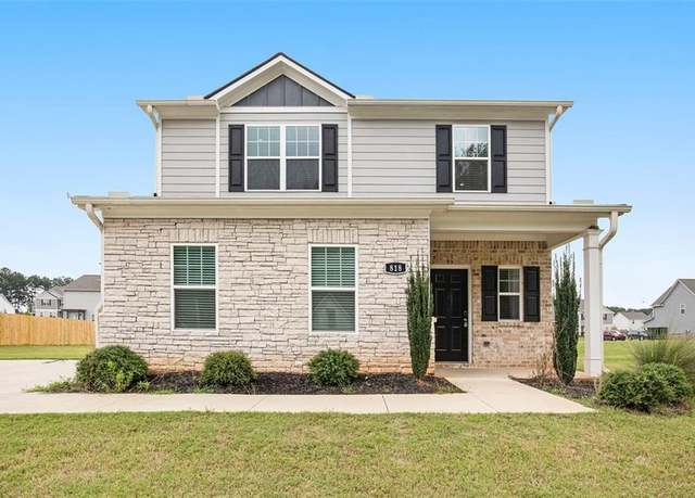 Property at 818 Robbie Ln, Monroe, GA 30655, 3 beds, 2 baths