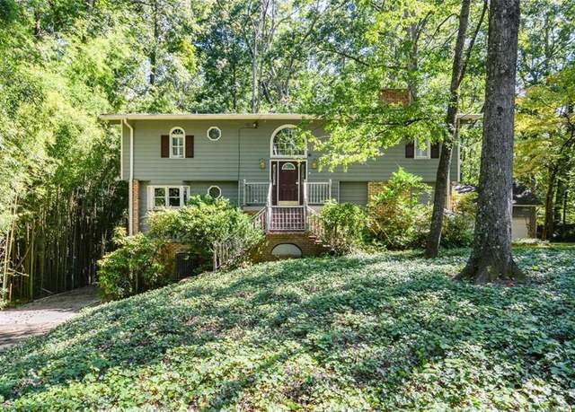 Property at 852 Hickory Dr SW, Marietta, GA 30064, 3 beds, 3 baths