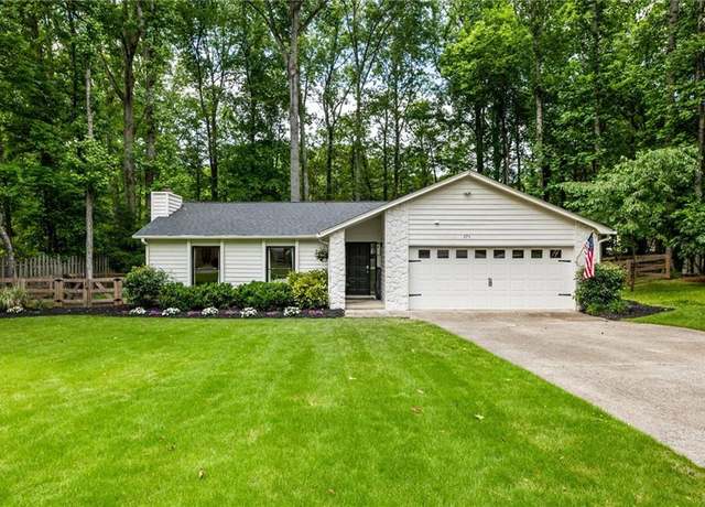 Property at 171 North Trce, Alpharetta, GA 30009, 3 beds, 2 baths