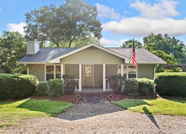 Property at 250 Indiana Blvd, Demorest, GA 30535, 3 beds, 2 baths