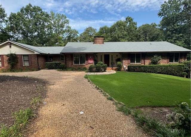 Property at 111 Tanglewood Dr, Cartersville, GA 30120, 3 beds, 2.5 baths