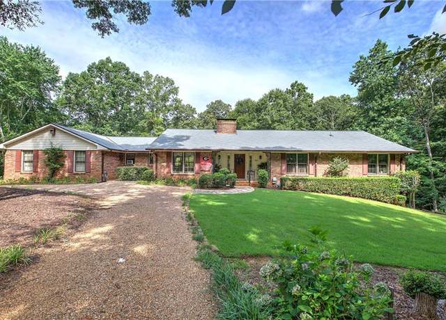 Property at 111 Tanglewood Dr, Cartersville, GA 30120, 3 beds, 2.5 baths