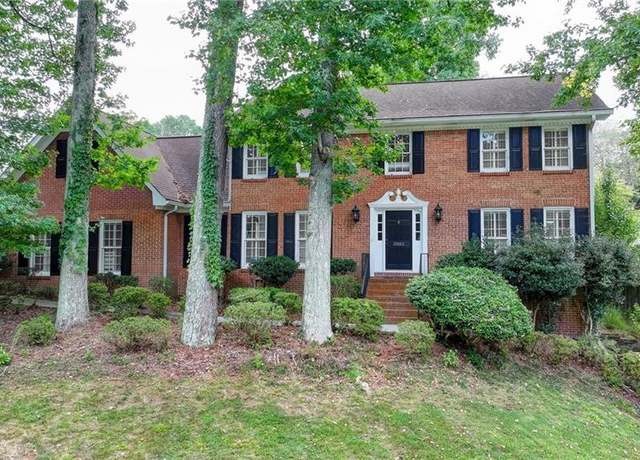 Property at 3922 Glen Meadow Dr, Peachtree Corners, GA 30092, 4 beds, 2.5 baths