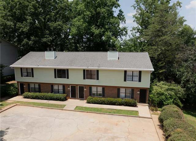 Property at 3033 Destin Cir, Snellville, GA 30078, 12 beds, 8 baths
