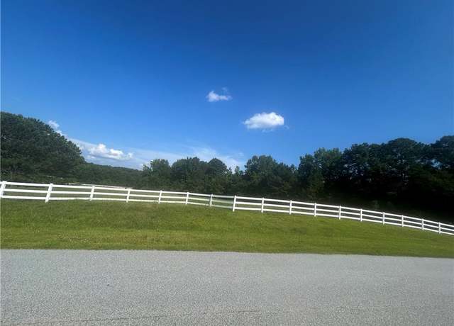 Property at 10 Longview Dr, Oxford, GA 30054
