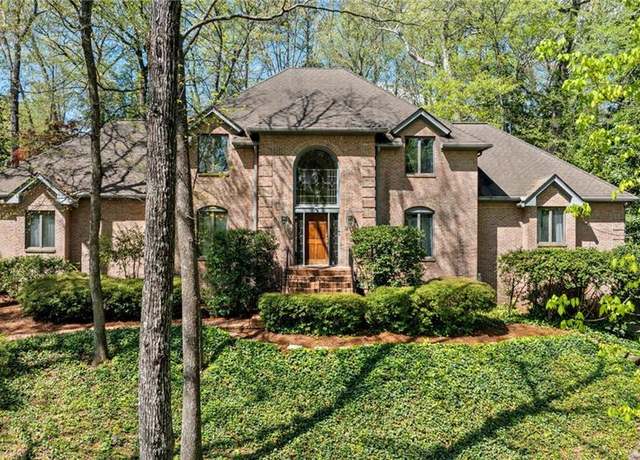 Property at 5520 Glen Errol Rd, Atlanta, GA 30327, 5 beds, 4.5 baths