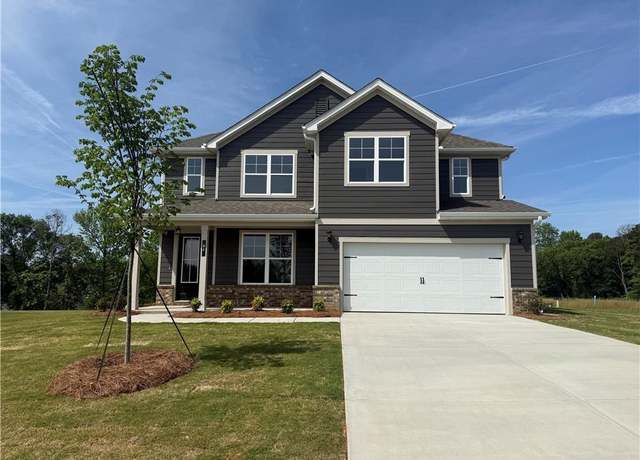 Property at 64 Sherwood Dr, Commerce, GA 30529, 4 beds, 2.5 baths