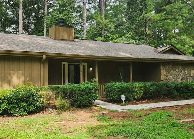 Property at 4525 N Landing Dr, Marietta, GA 30066, 3 beds, 2 baths