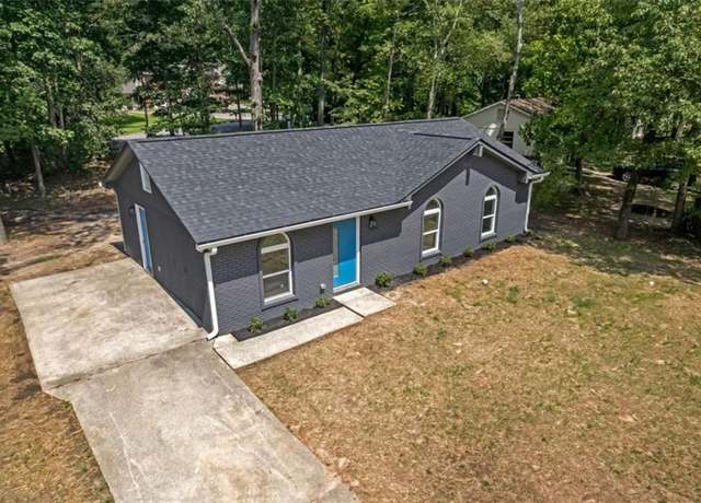 Property at 6010 Fieldcrest Dr, Morrow, GA 30260, 3 beds, 1 bath