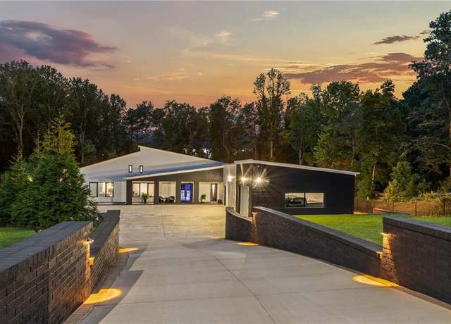 Property at 3240 Smithtown Rd, Suwanee, GA 30024, 5 beds, 6.5 baths