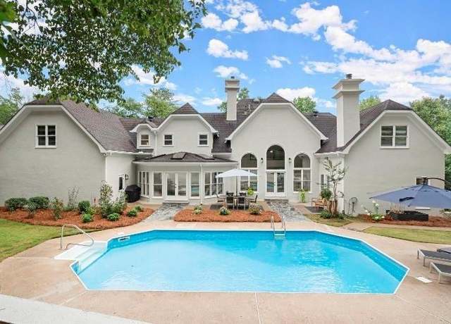 Property at 500 River Bluff Pkwy, Roswell, GA 30075, 5 beds, 4.5 baths