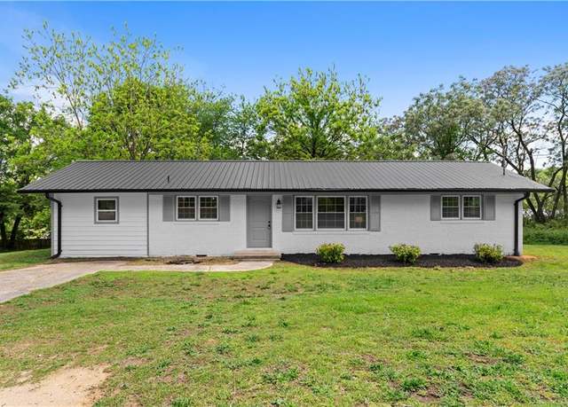 Property at 2632 Oak Valley Rd, Toccoa, GA 30577, 4 beds, 2 baths