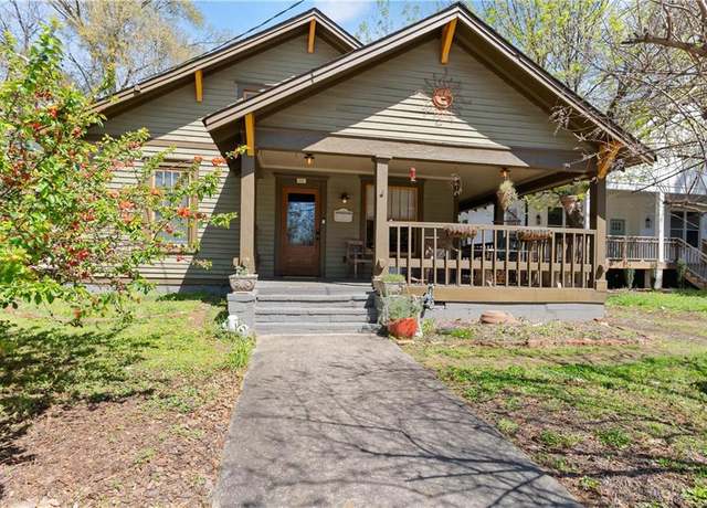 Property at 857 Dill Ave SW, Atlanta, GA 30310, 3 beds, 2 baths