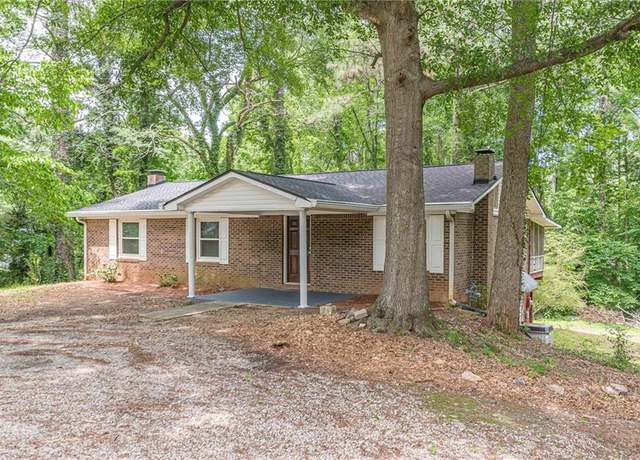 Property at 143 Longview Rd, Fayetteville, GA 30214, 3 beds, 2 baths