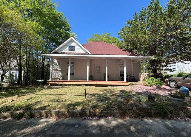 Property at 1090 Forest Ave, Stone Mountain, GA 30083, 3 beds, 2 baths