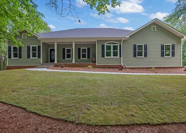 Property at 216 Scenic Dr, Hoschton, GA 30548, 4 beds, 4 baths