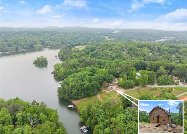 Property at 2109 Pine Tree Cir, Gainesville, GA 30501, 2 beds, 2.5 baths