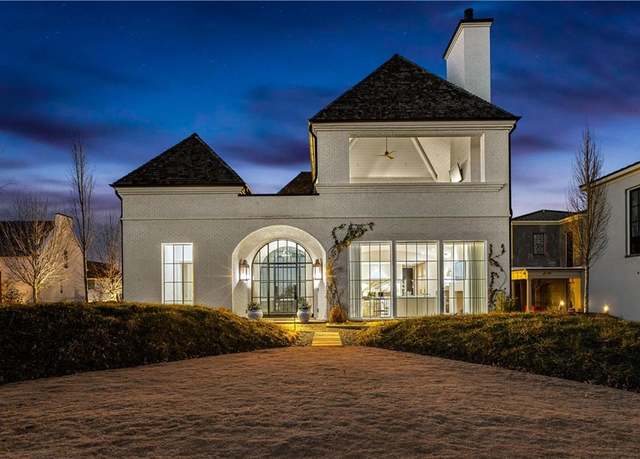 Property at 230 Central Ave, Fayetteville, GA 30214, 5 beds, 5.5 baths