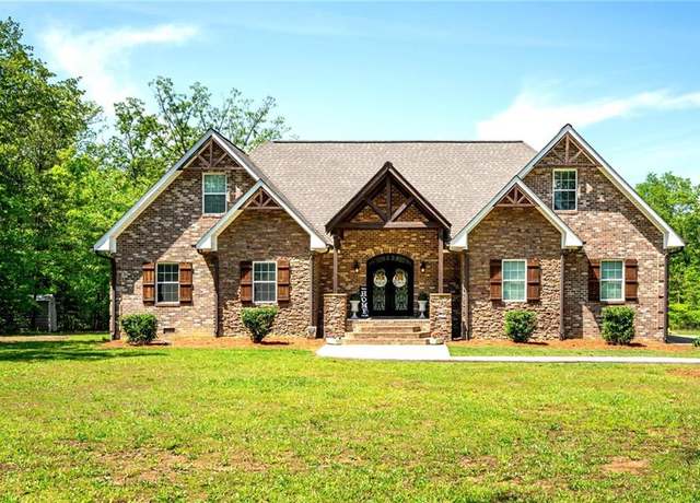 Property at 4895 Cherokee Dr, Cedar Bluff, AL 35959, 5 beds, 3.5 baths