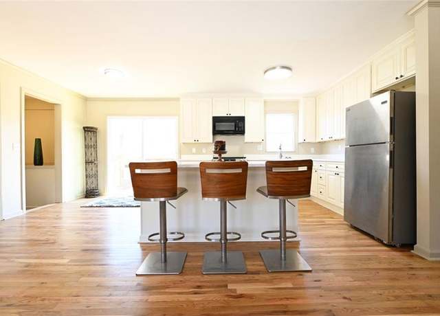 Property at 900 King Rd, Jonesboro, GA 30236, 3 beds, 2 baths