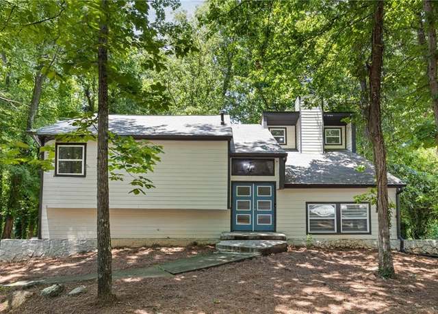 Property at 671 Lost Creek Cir, Stone Mountain, GA 30088, 4 beds, 3.5 baths