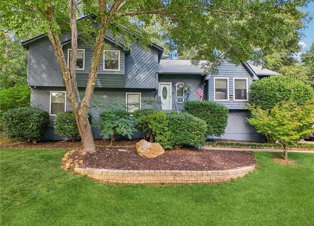 Property at 17 Bramblewood Pl SW, Cartersville, GA 30120, 5 beds, 3 baths