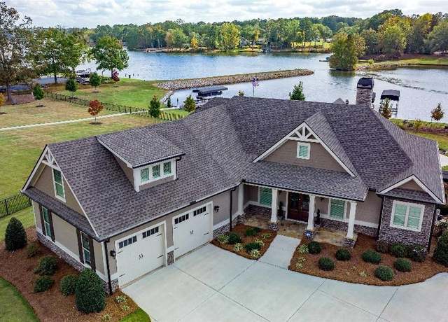 Property at 160 Lakeview Dr, Eatonton, GA 31024, 4 beds, 4 baths