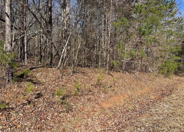 Property at 275 Shore Crest Dr, Martin, GA 30557