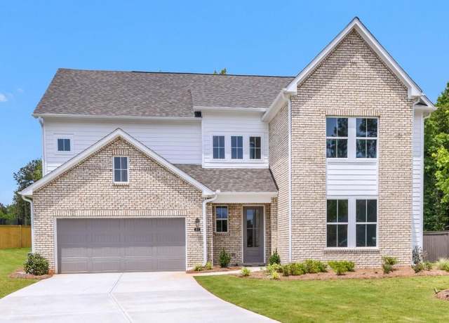 Property at 405 Red Wood Ln, Hoschton, GA 30548, 5 beds, 3 baths
