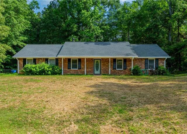 Property at 299 Fieldview Dr, Auburn, GA 30011, 3 beds, 2 baths