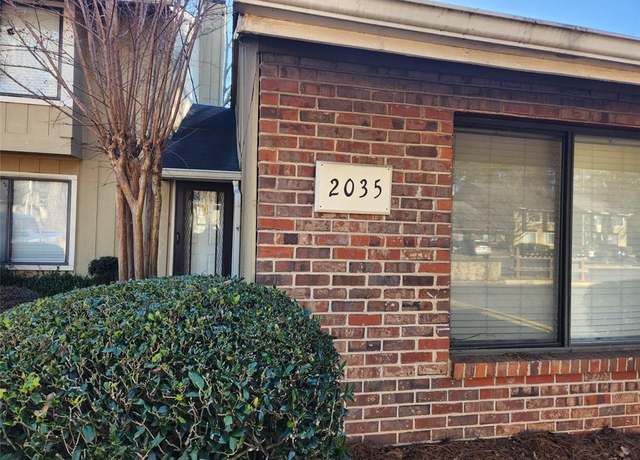 Property at 2035 Powers Ferry Trce SE, Marietta, GA 30067, 2 beds, 2 baths