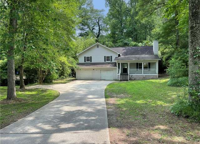 Property at 3840 Whitaker Ln, Lithia Springs, GA 30122, 3 beds, 2 baths