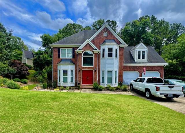 Property at 703 Overlook Pt, Woodstock, GA 30189, 5 beds, 3.5 baths