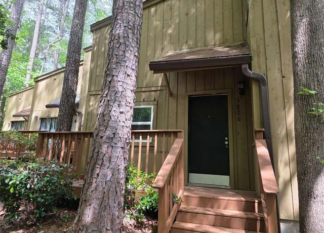Property at 5826 Par Four Ct, Lithonia, GA 30038, 2 beds, 1.5 baths