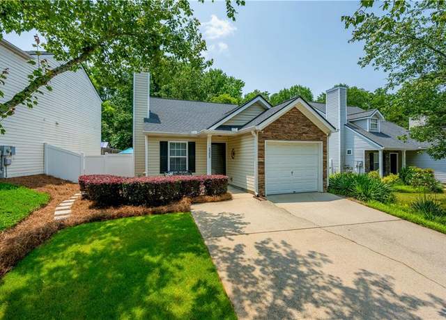 Property at 2305 Keenland Ct, Cumming, GA 30040, 2 beds, 2 baths