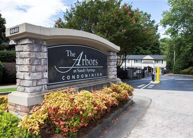 Property at 6940 Roswell Rd Unit 4B, Sandy Springs, GA 30328, 2 beds, 1.5 baths